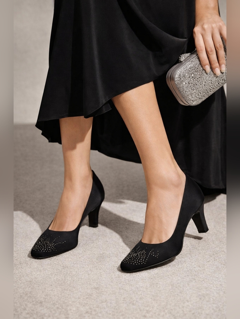 Stuart Weitzman Black Satin Rhinestone Toe Pumps Heels Size 8.5B